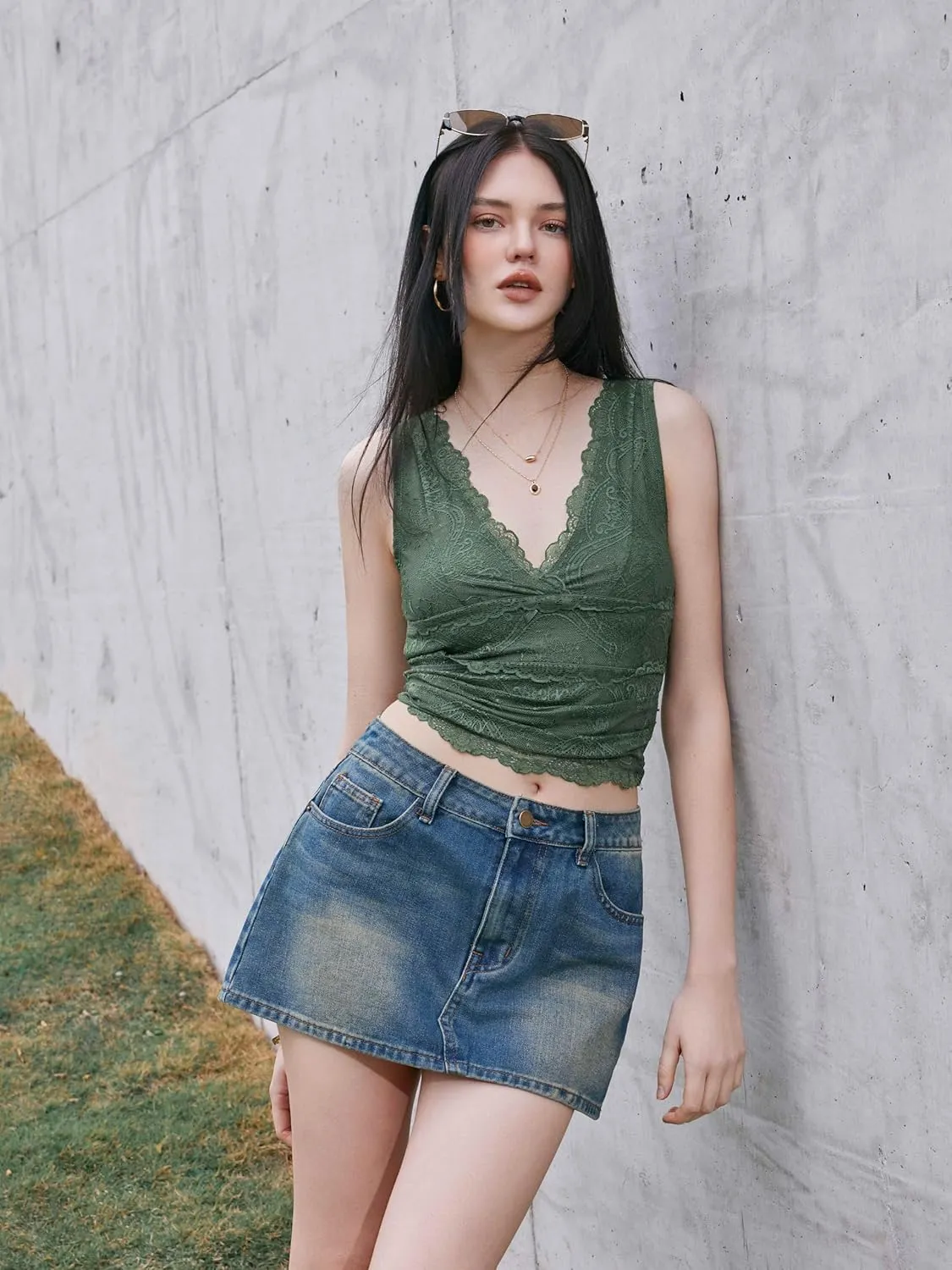CIDER Lace Crop Tank Tops for Women Summer V Neck Sleeveless Going Out Tops Ruched Sexy Tee Trendy T Shirts Casual