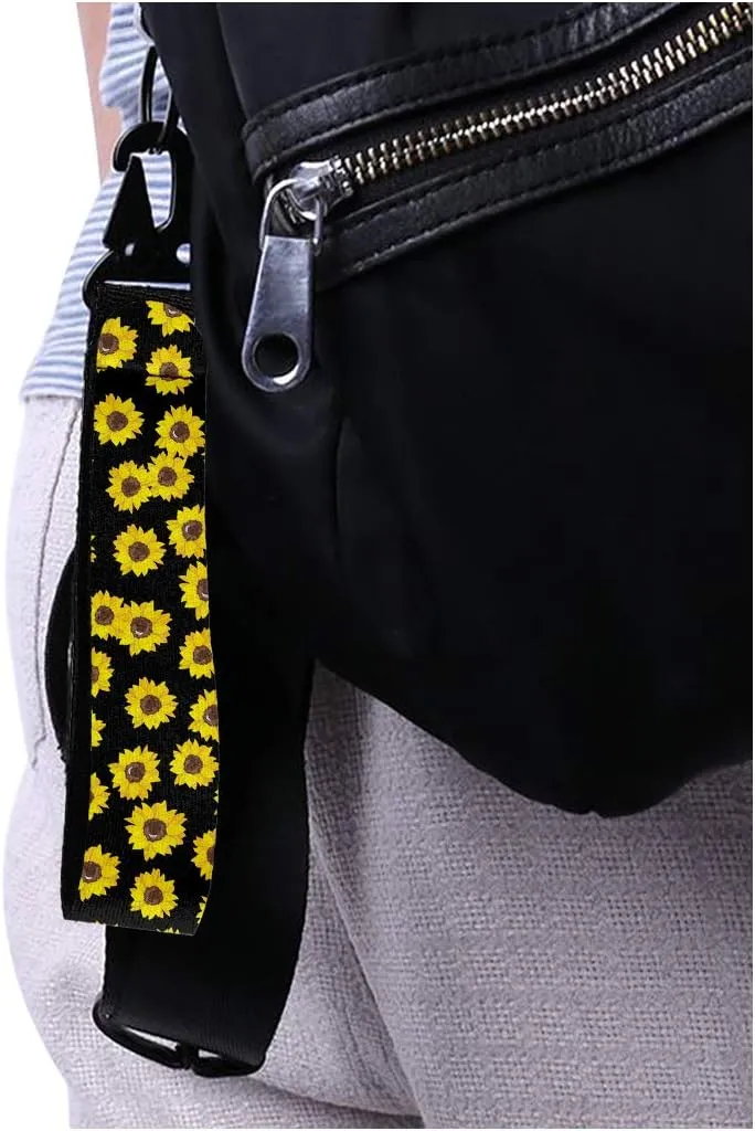 GLENLCWE Puppy Paw Print Car Wristlet Lanyard and Neoprene Keychain,Dog Lovers,Women Girls Lovely Stlye,Comfortable Durable